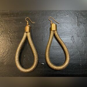 Unique, flexible earrings